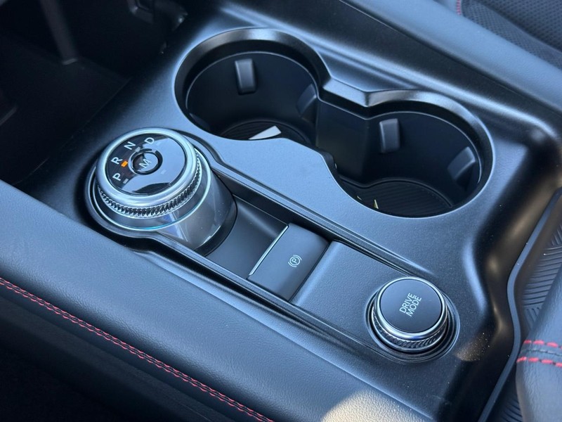 Ford Explorer Vehicle Full-screen Gallery Image 17