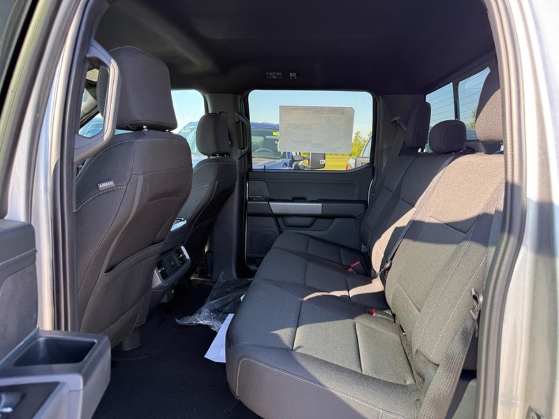 Ford F-150 Vehicle Full-screen Gallery Image 5