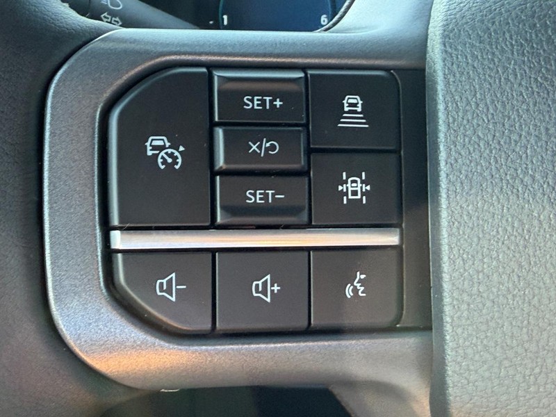 Ford F-150 Vehicle Full-screen Gallery Image 8