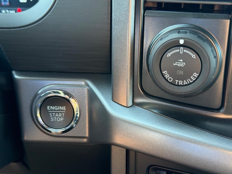 Ford F-150 Vehicle Full-screen Gallery Image 10