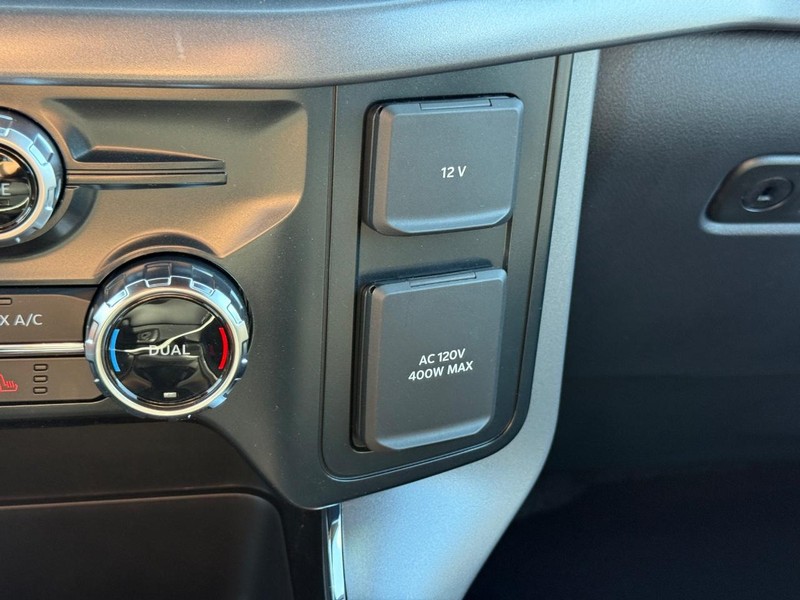 Ford F-150 Vehicle Full-screen Gallery Image 15