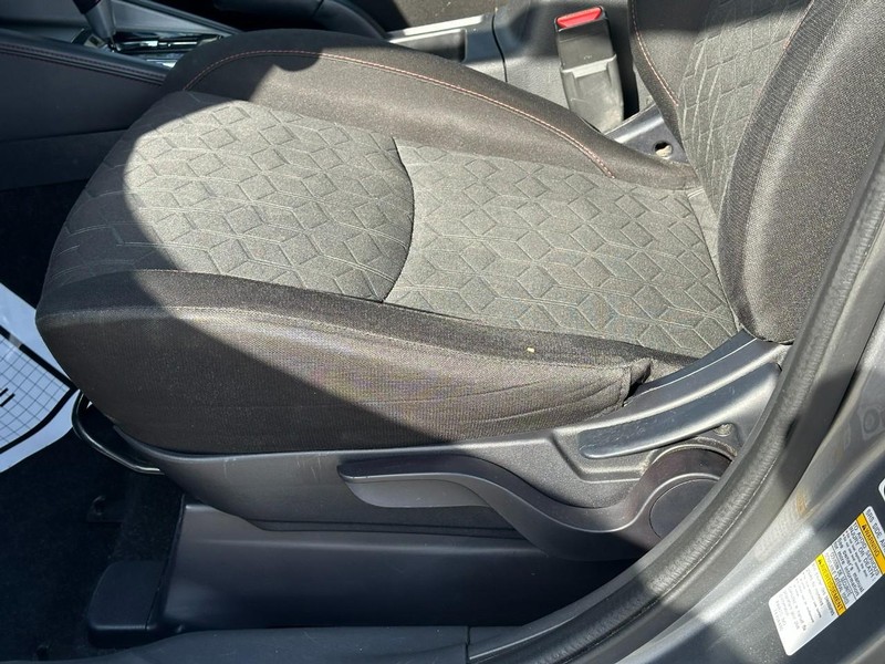 Mitsubishi Outlander Sport Vehicle Full-screen Gallery Image 17