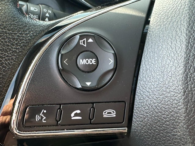 Mitsubishi Outlander Sport Vehicle Full-screen Gallery Image 18