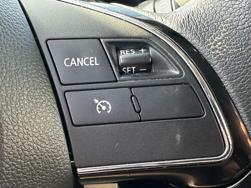 Mitsubishi Outlander Sport Vehicle Full-screen Gallery Image 19