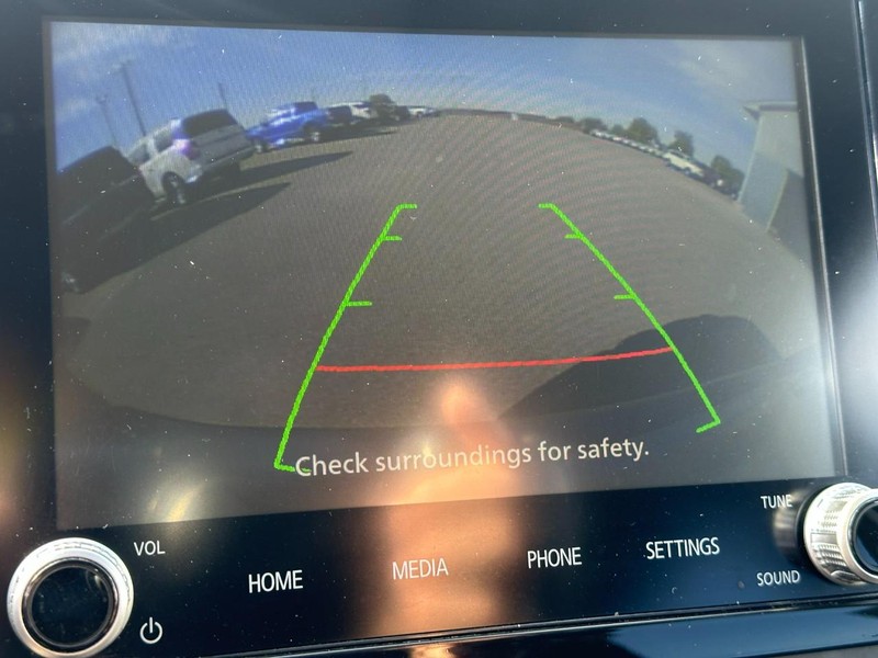 Mitsubishi Outlander Sport Vehicle Full-screen Gallery Image 22