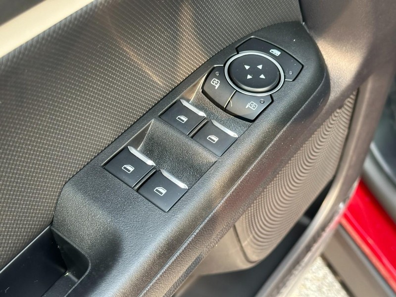 Ford Bronco Sport Vehicle Full-screen Gallery Image 9