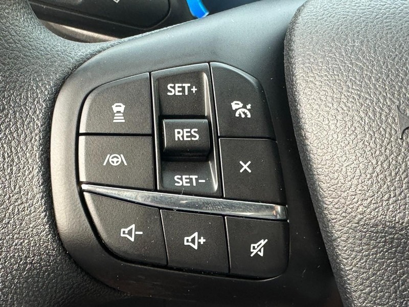 Ford Bronco Sport Vehicle Full-screen Gallery Image 10