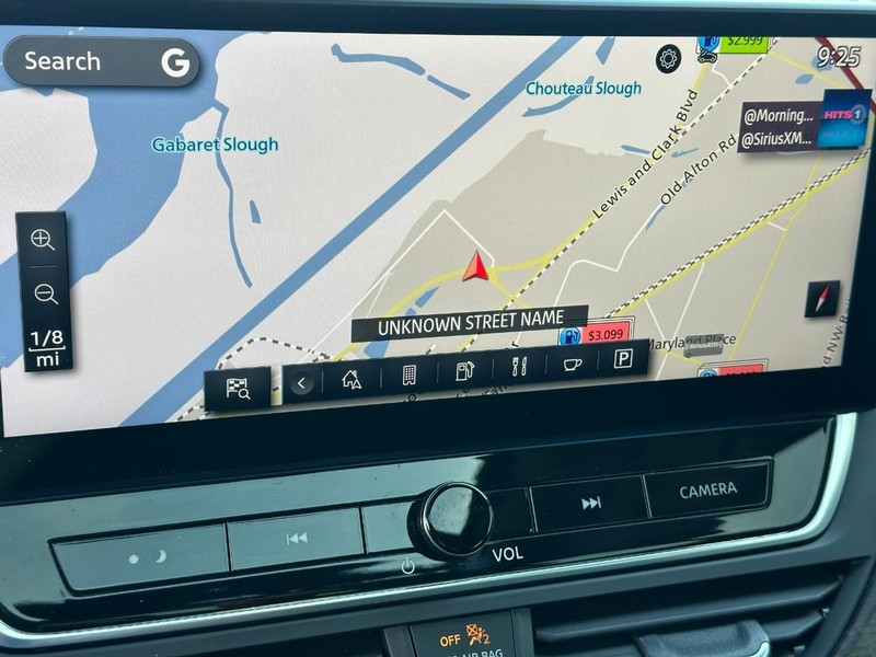 Nissan Altima Vehicle Full-screen Gallery Image 22