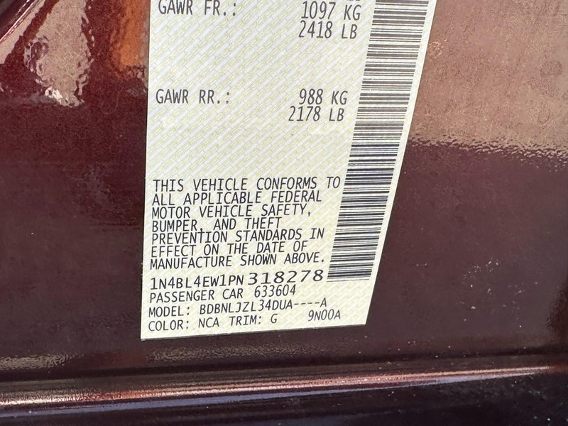 Nissan Altima Vehicle Full-screen Gallery Image 24