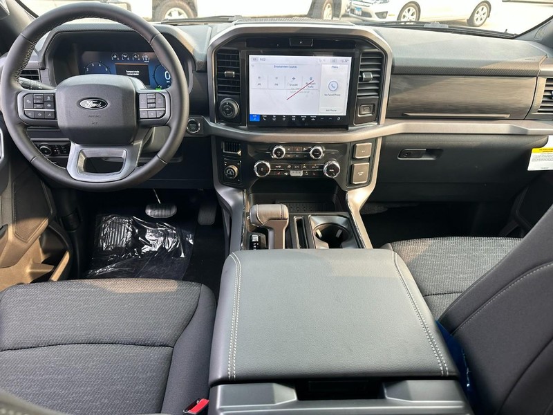 Ford F-150 Vehicle Full-screen Gallery Image 5