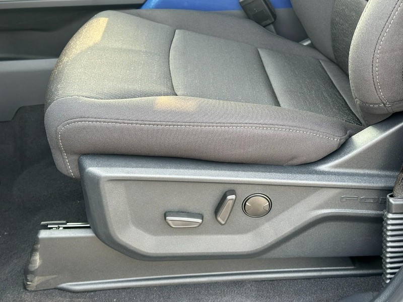 Ford F-150 Vehicle Full-screen Gallery Image 10