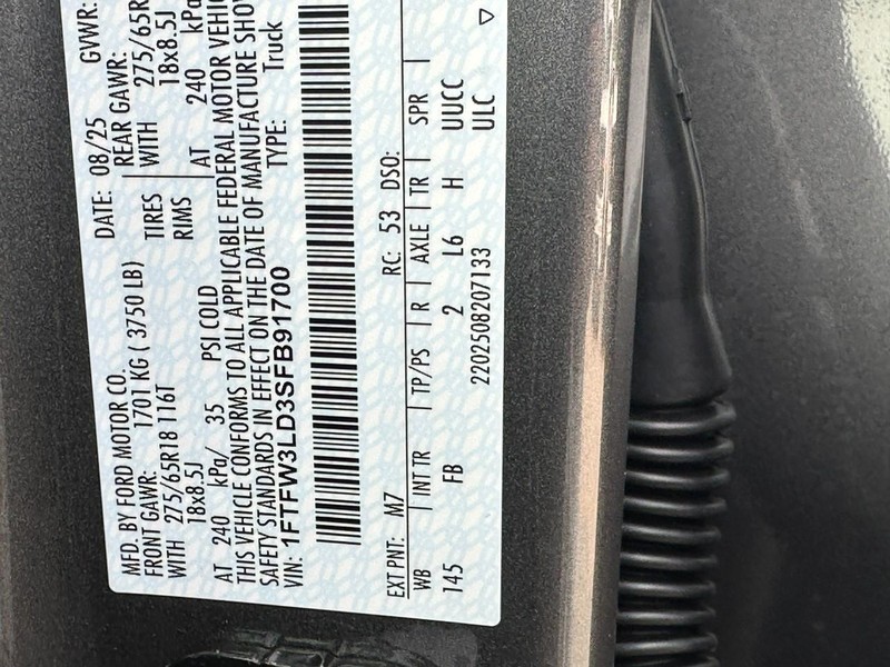 Ford F-150 Vehicle Full-screen Gallery Image 17