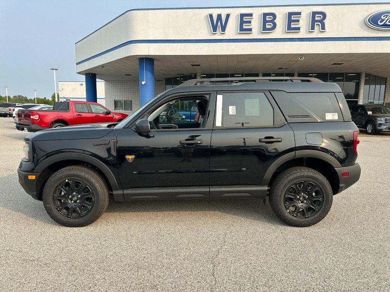Ford Bronco Sport Vehicle Full-screen Gallery Image 2