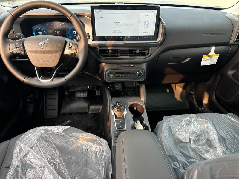 Ford Bronco Sport Vehicle Full-screen Gallery Image 5