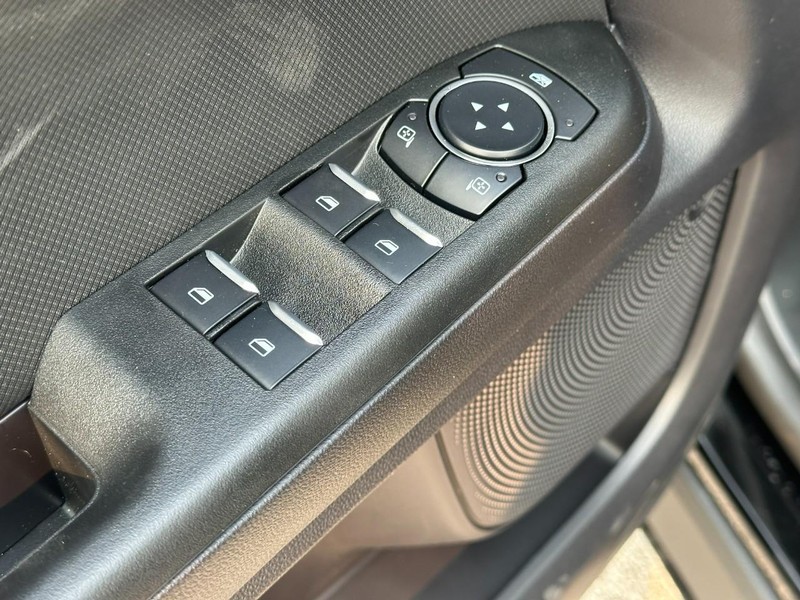 Ford Bronco Sport Vehicle Full-screen Gallery Image 9