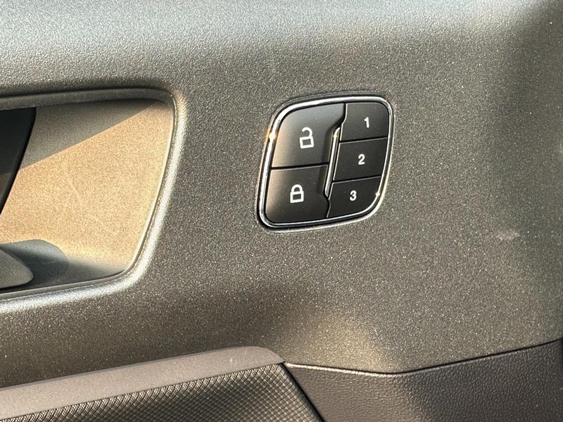 Ford Bronco Sport Vehicle Full-screen Gallery Image 10