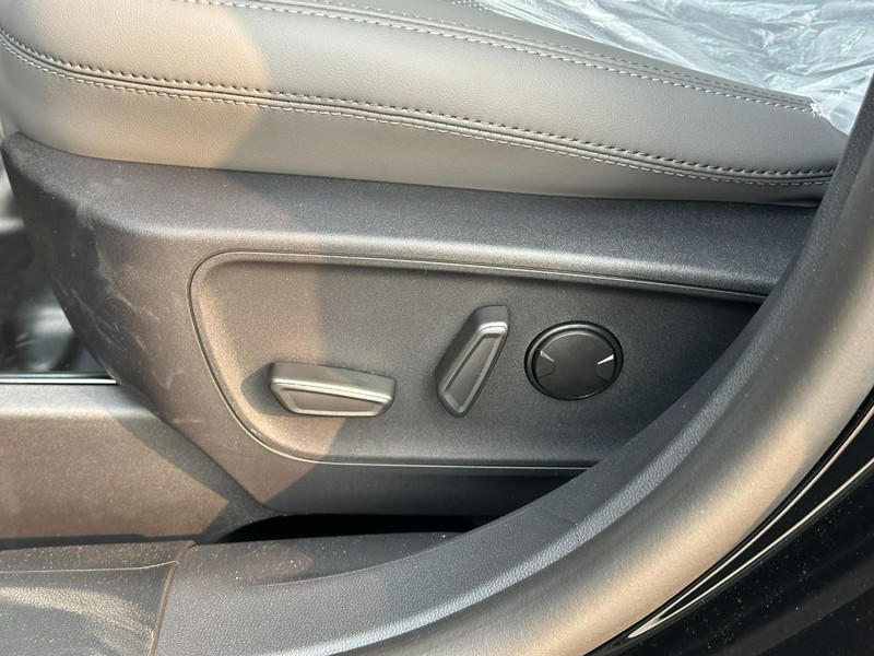 Ford Bronco Sport Vehicle Full-screen Gallery Image 11