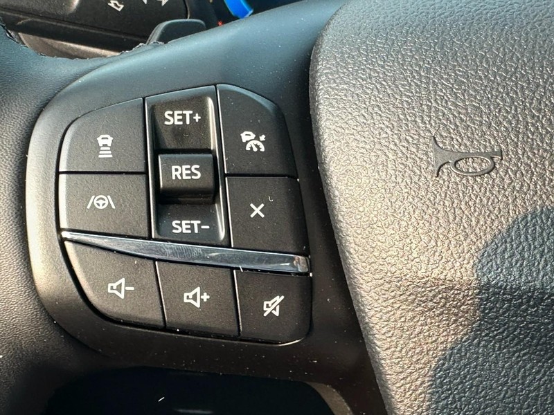 Ford Bronco Sport Vehicle Full-screen Gallery Image 12