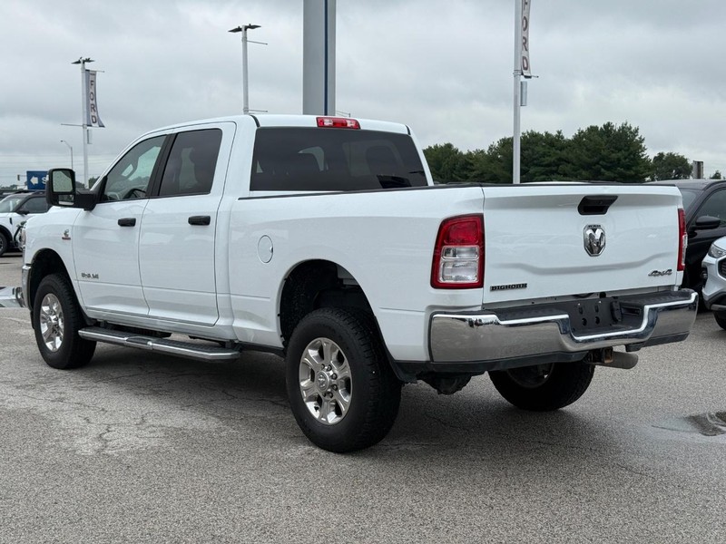 Ram 2500 Vehicle Full-screen Gallery Image 3