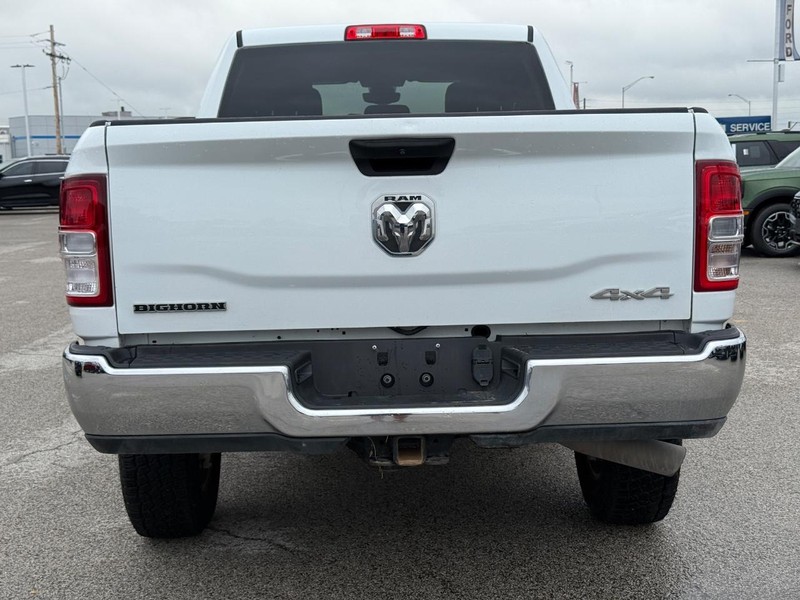 Ram 2500 Vehicle Full-screen Gallery Image 4