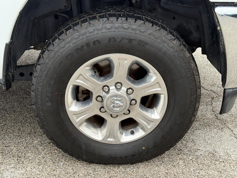 Ram 2500 Vehicle Full-screen Gallery Image 7