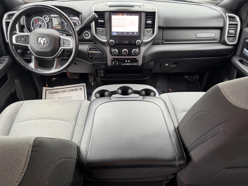 Ram 2500 Vehicle Full-screen Gallery Image 11