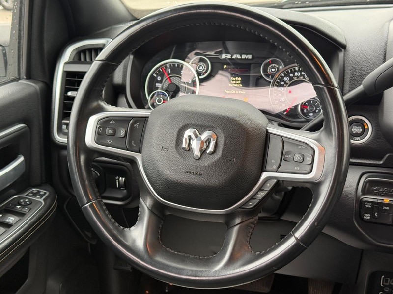 Ram 2500 Vehicle Full-screen Gallery Image 12