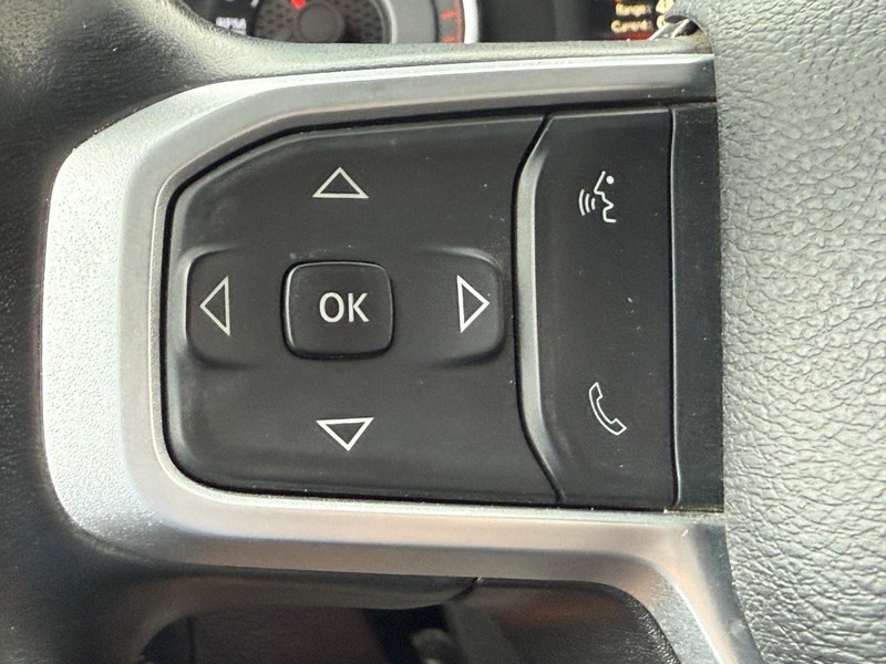 Ram 2500 Vehicle Full-screen Gallery Image 13