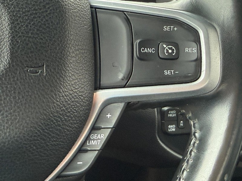 Ram 2500 Vehicle Full-screen Gallery Image 14