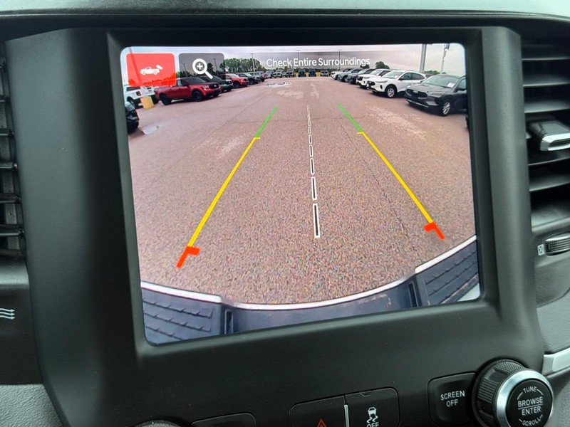 Ram 2500 Vehicle Full-screen Gallery Image 18