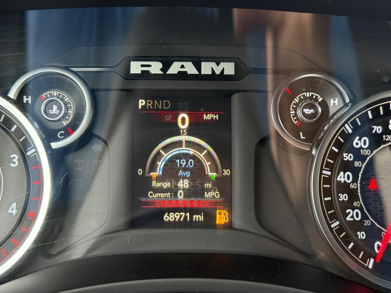 Ram 2500 Vehicle Full-screen Gallery Image 21