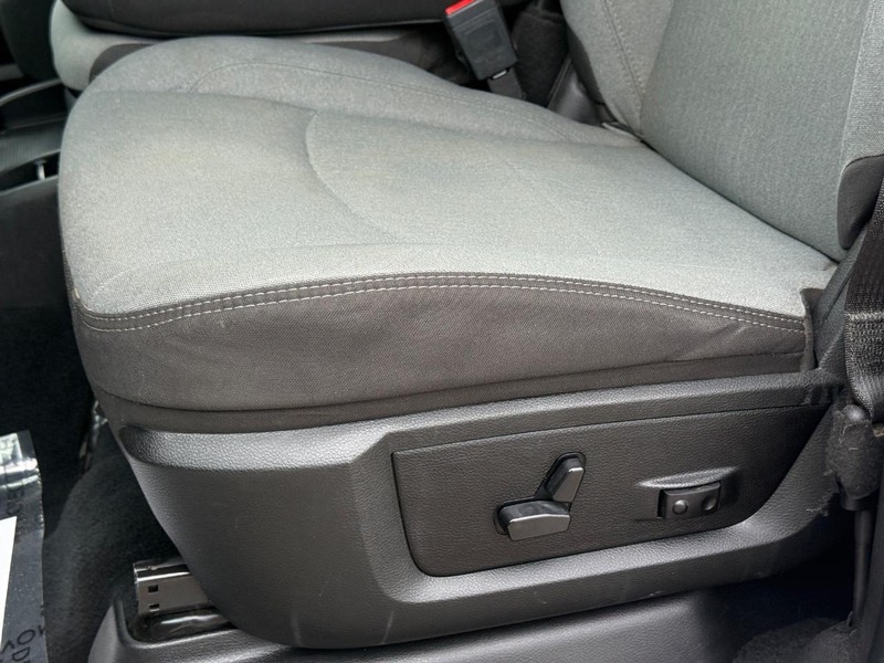 Ram 2500 Vehicle Full-screen Gallery Image 24