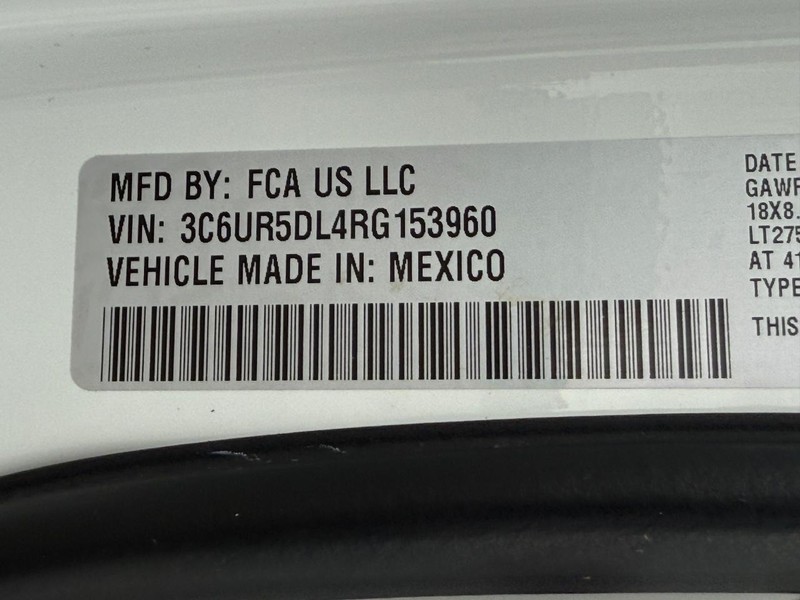 Ram 2500 Vehicle Full-screen Gallery Image 25