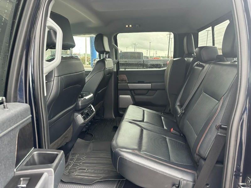 Ford F-150 Vehicle Full-screen Gallery Image 10