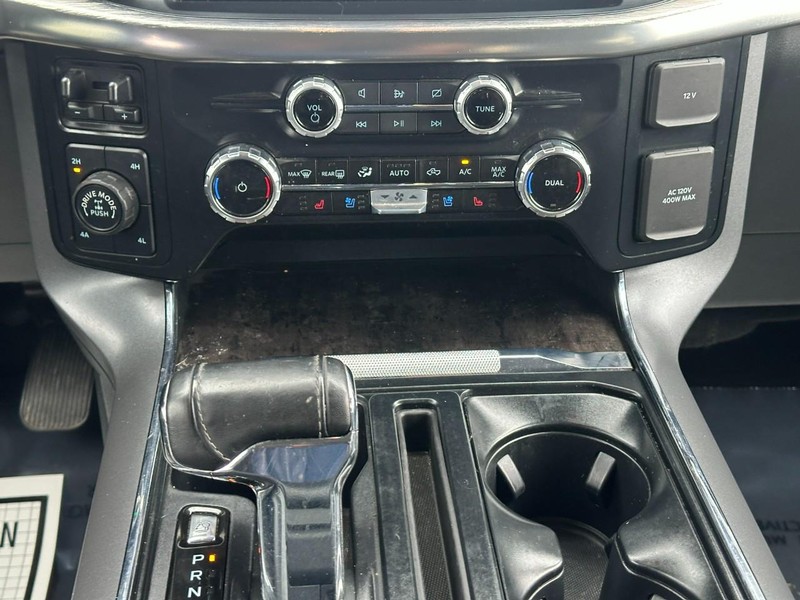 Ford F-150 Vehicle Full-screen Gallery Image 14