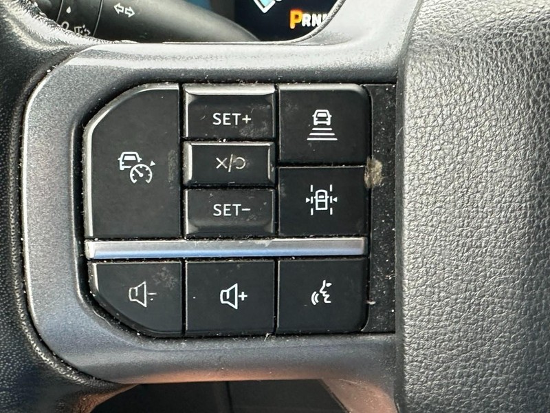 Ford F-150 Vehicle Full-screen Gallery Image 19