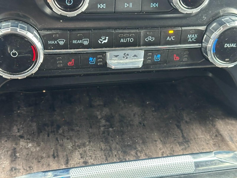 Ford F-150 Vehicle Full-screen Gallery Image 22