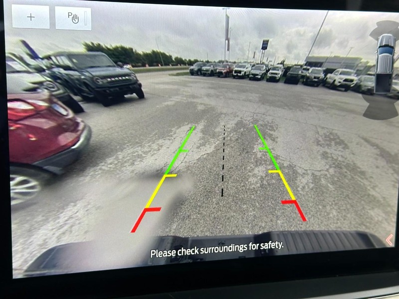 Ford F-150 Vehicle Full-screen Gallery Image 24