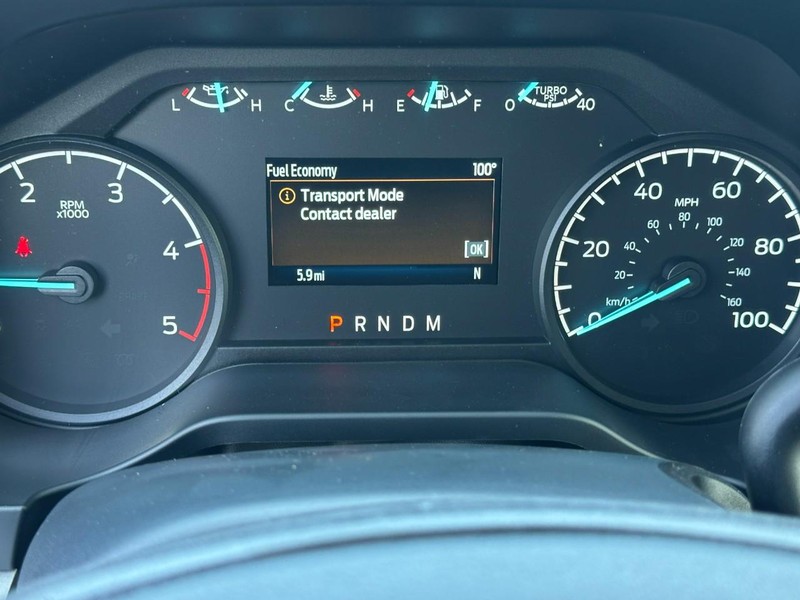 Ford Super Duty F-250 SRW Vehicle Full-screen Gallery Image 13