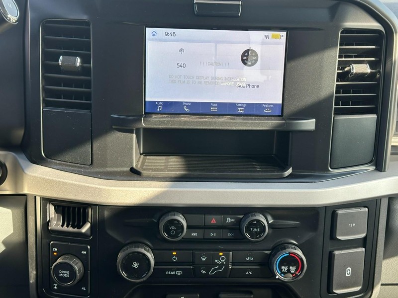 Ford Super Duty F-250 SRW Vehicle Full-screen Gallery Image 7