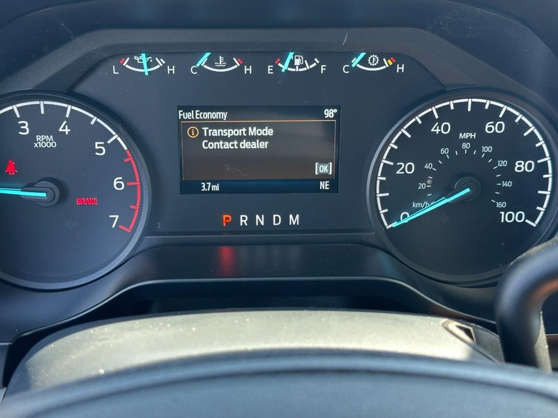 Ford Super Duty F-250 SRW Vehicle Full-screen Gallery Image 13