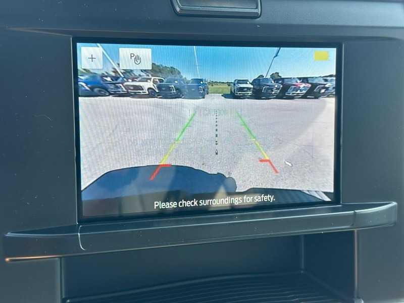 Ford Super Duty F-250 SRW Vehicle Full-screen Gallery Image 14