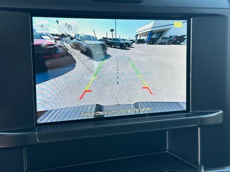 Ford Super Duty F-250 SRW Vehicle Full-screen Gallery Image 14