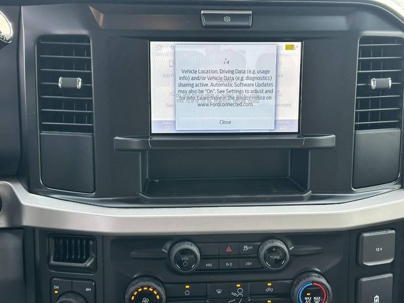 Ford Super Duty F-250 SRW Vehicle Full-screen Gallery Image 7