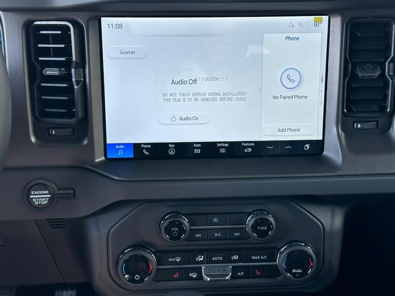 Ford Bronco Vehicle Full-screen Gallery Image 7