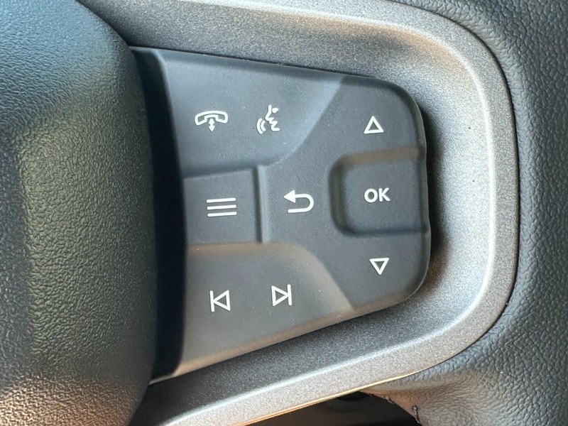 Ford Bronco Vehicle Full-screen Gallery Image 12