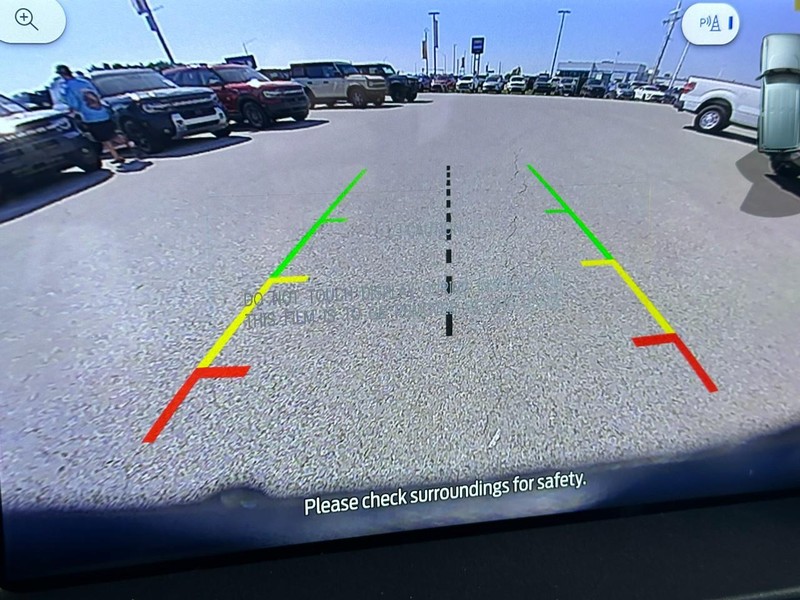 Ford Bronco Vehicle Full-screen Gallery Image 16