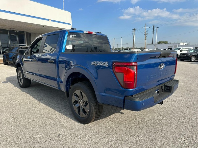 Ford F-150 Vehicle Full-screen Gallery Image 3