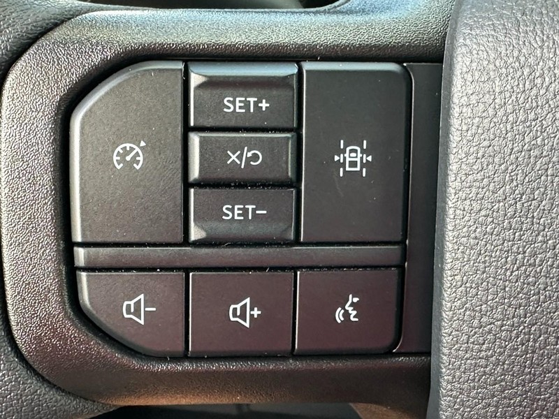 Ford F-150 Vehicle Full-screen Gallery Image 10