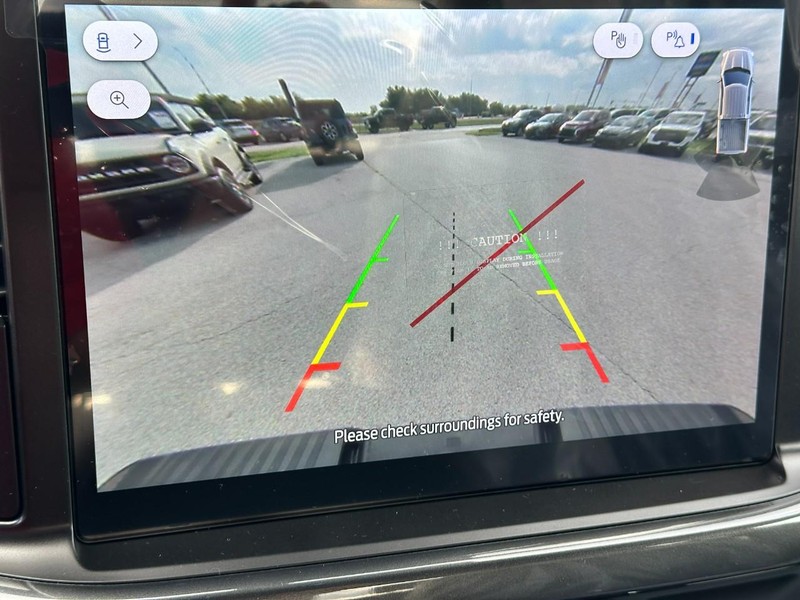 Ford F-150 Vehicle Full-screen Gallery Image 13